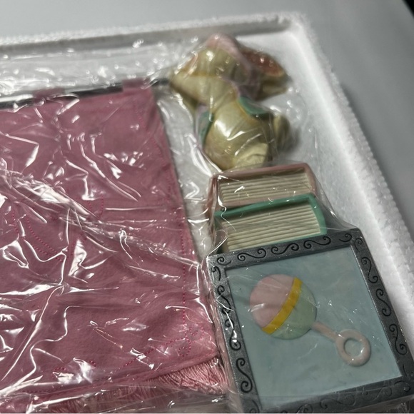 New Hallmarkk Baby Girl Keepsake Photo Cube Pewter Rabbit - Picture 6 of 8